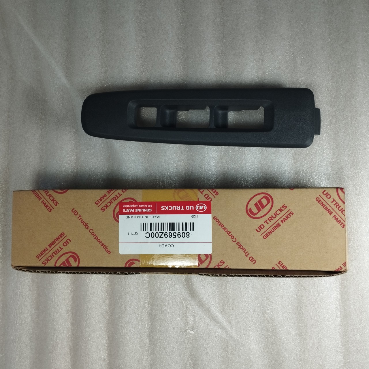 ỐP CÔNG TẮC NÂNG HẠ KÍNH, BÊN TRÁI (DÙNG CHUNG)